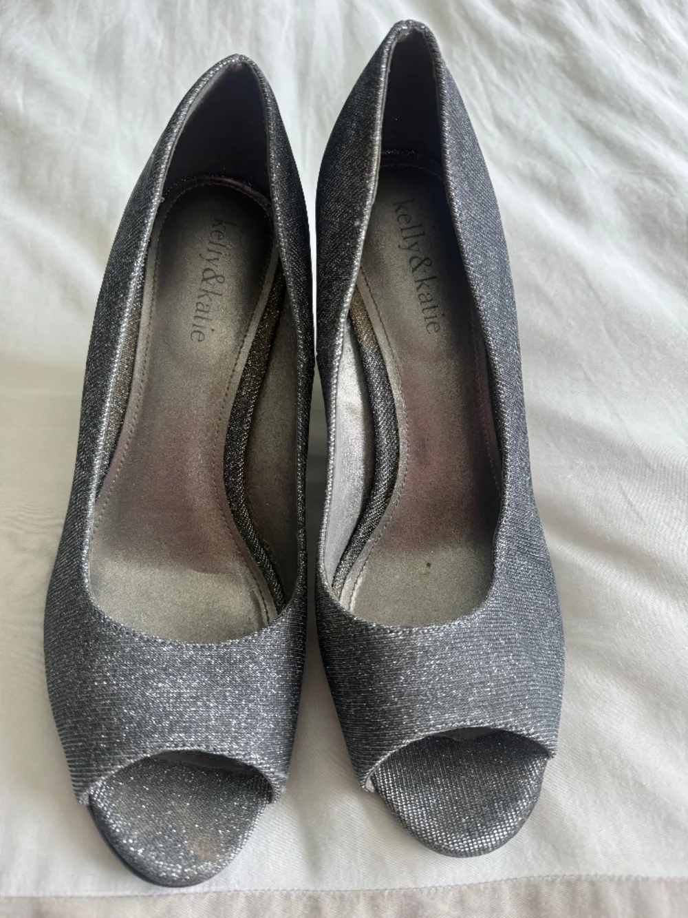 Kelly & Katie Silver Metallic Peep Toe Wedges – Women’s 8.5